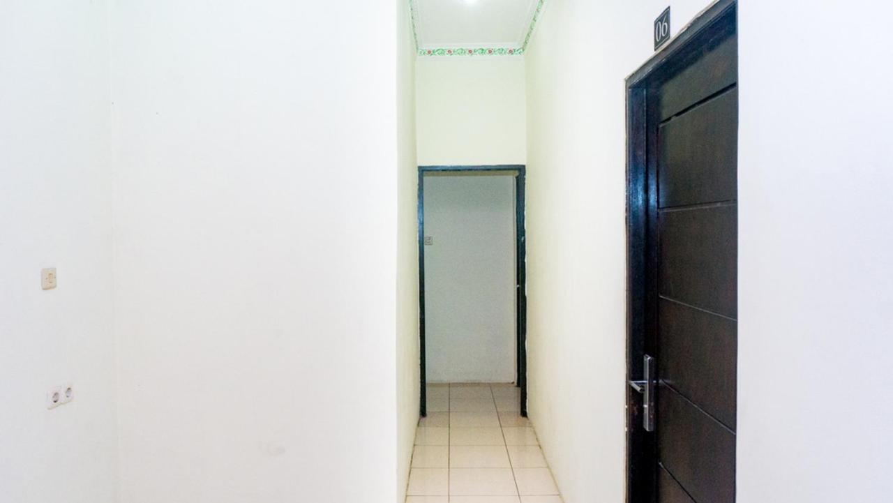 Reddoorz Near Sentani Airport Jayapura Hotel ภายนอก รูปภาพ