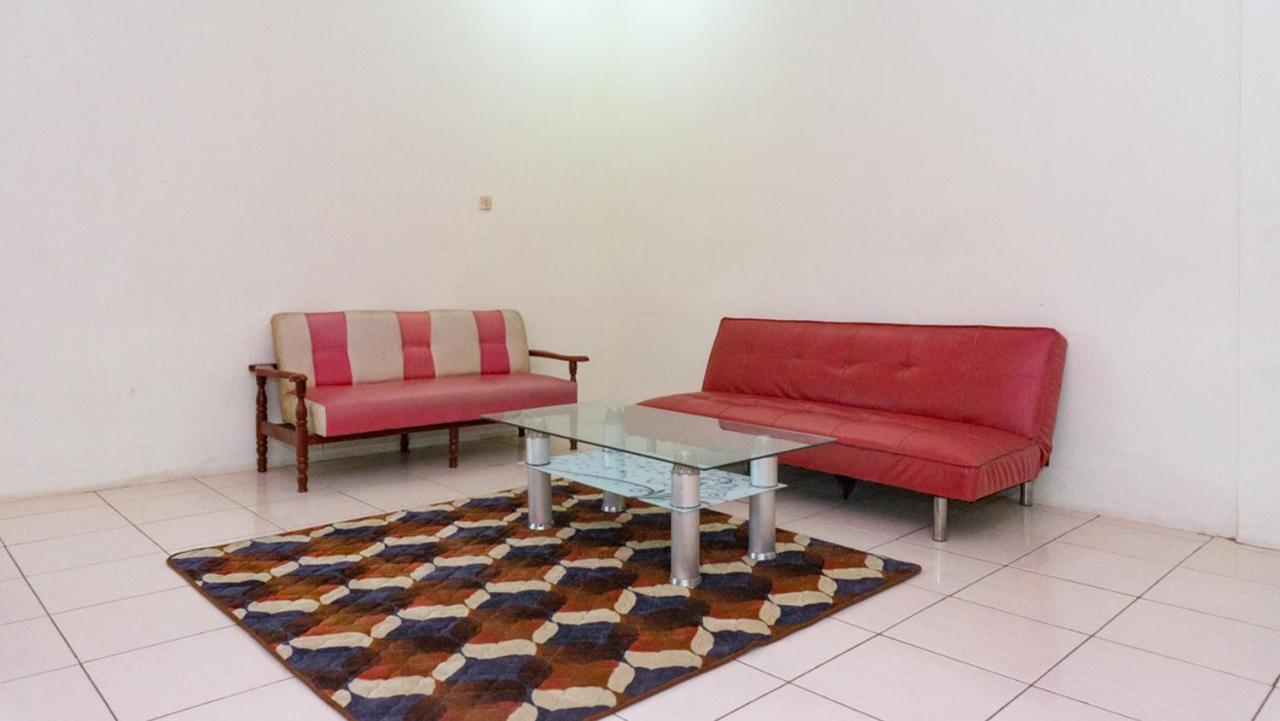 Reddoorz Near Sentani Airport Jayapura Hotel ภายนอก รูปภาพ