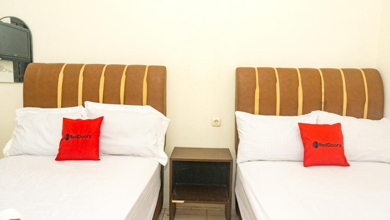 Reddoorz Near Sentani Airport Jayapura Hotel ภายนอก รูปภาพ