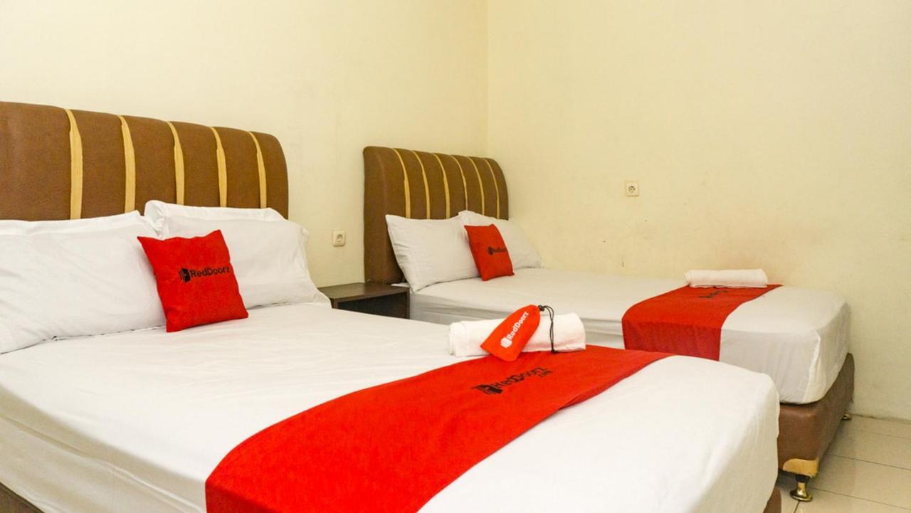 Reddoorz Near Sentani Airport Jayapura Hotel ภายนอก รูปภาพ