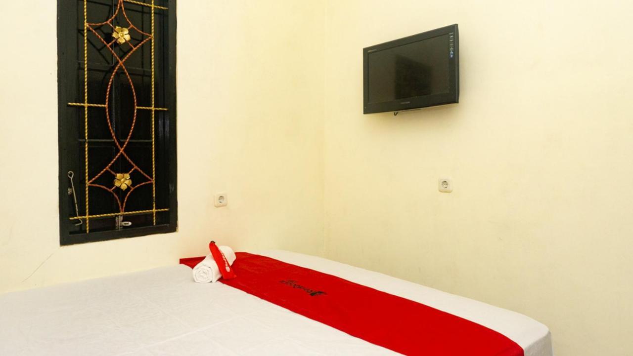 Reddoorz Near Sentani Airport Jayapura Hotel ภายนอก รูปภาพ
