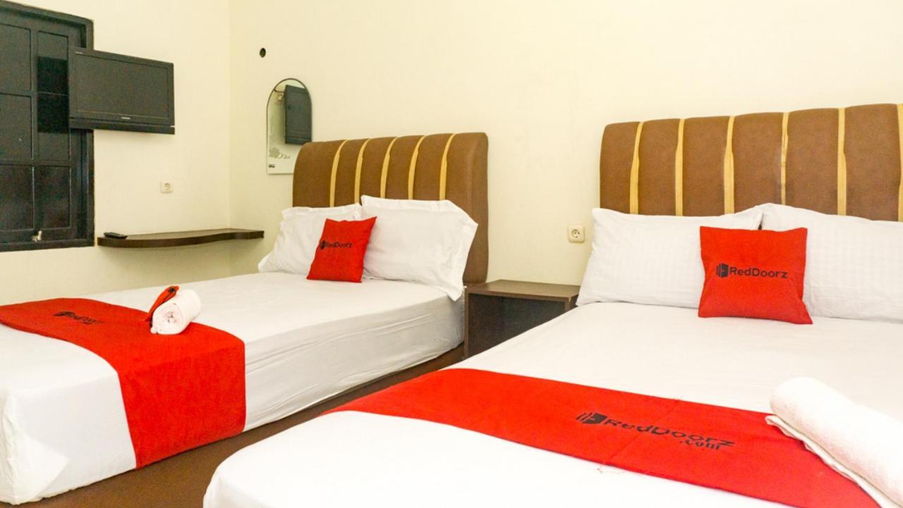 Reddoorz Near Sentani Airport Jayapura Hotel ภายนอก รูปภาพ