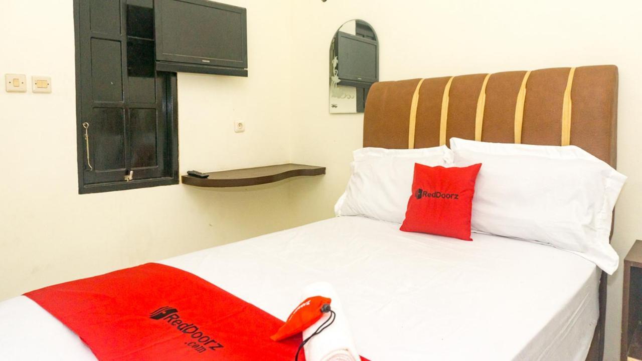 Reddoorz Near Sentani Airport Jayapura Hotel ภายนอก รูปภาพ